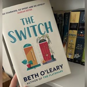 The Switch by Beth O’Leary hardcover EUC